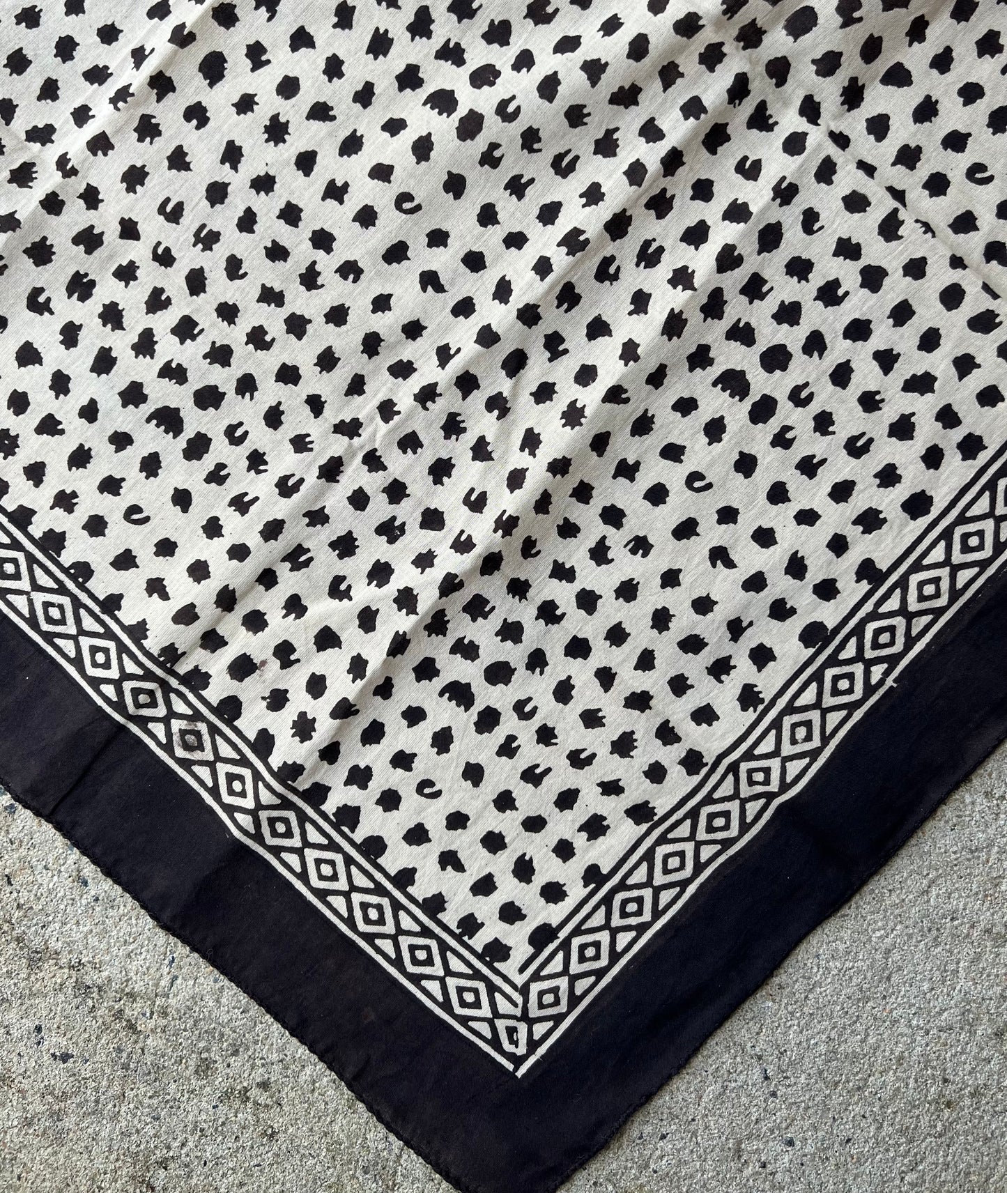 Bandana, Cardamom Tea