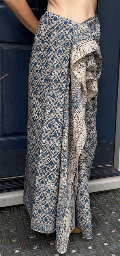 Sarong- Indigo Teardrop