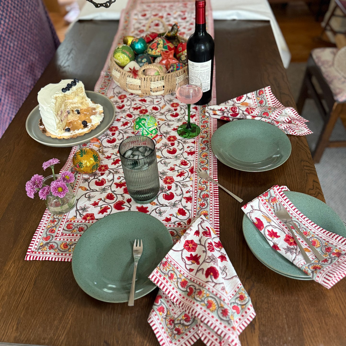 Canvas Runner - Waltz of the Flowers