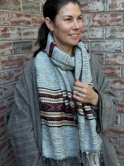 Handwoven Himalayan Wool Scarf - Una